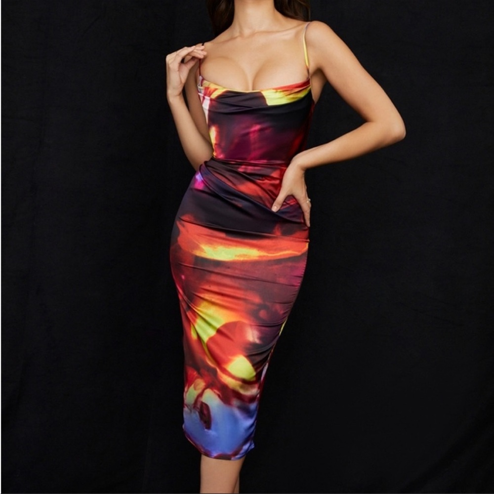 HOUSE OF CB 'Mitzi' Printed Satin Corset Midi Dress NWOT - Picture 4 of 6